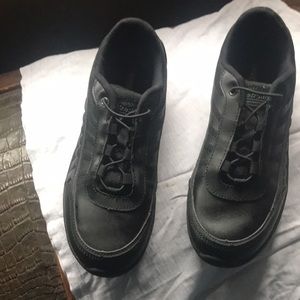 Skid resistant shoes - size 7.5 ladies